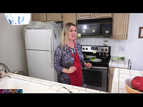 ❤️ Stepmom u munghje in cucina prima di a so data Sluts à porn co.com-fullporner.ru